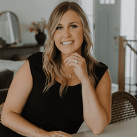 New American Funding - Victoria Adkins Profile Picture